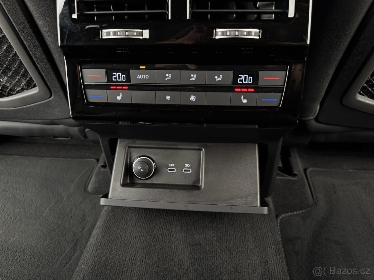 2025 Volkswagen TOUAREG - 9