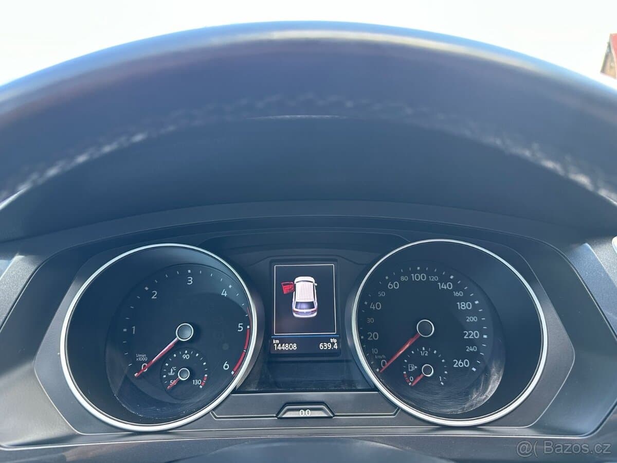 2017 Volkswagen TIGUAN - 9
