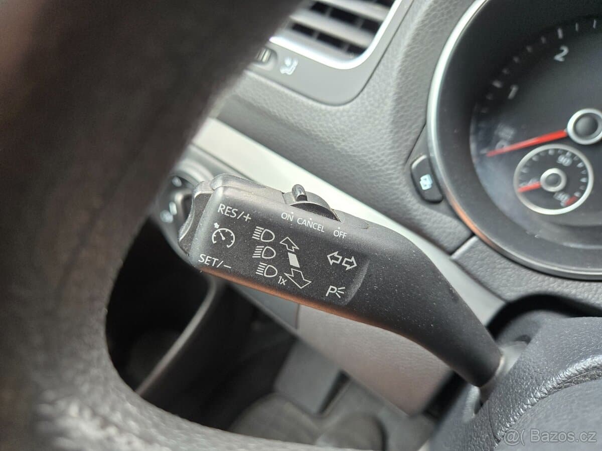 2013 Volkswagen GOLF - 9