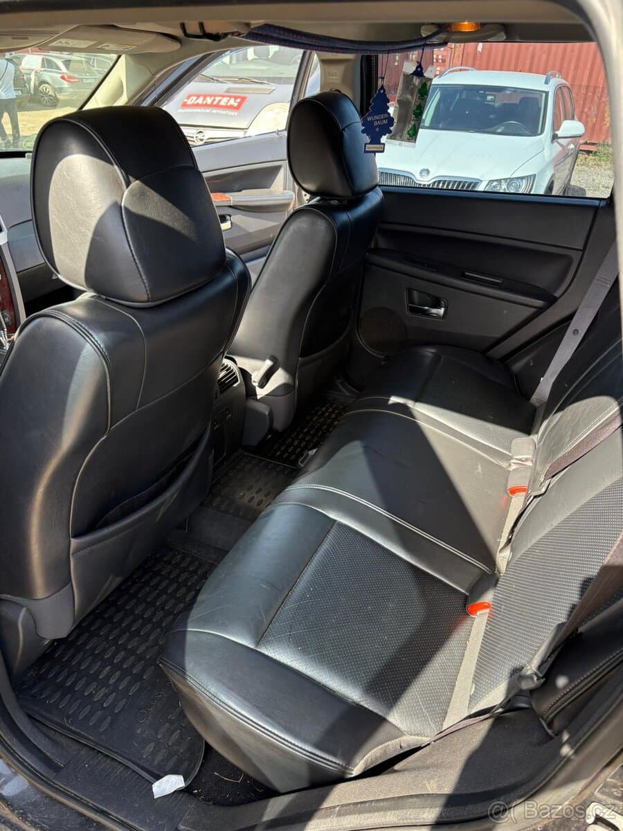 2008 Jeep CHEROKEE - 9