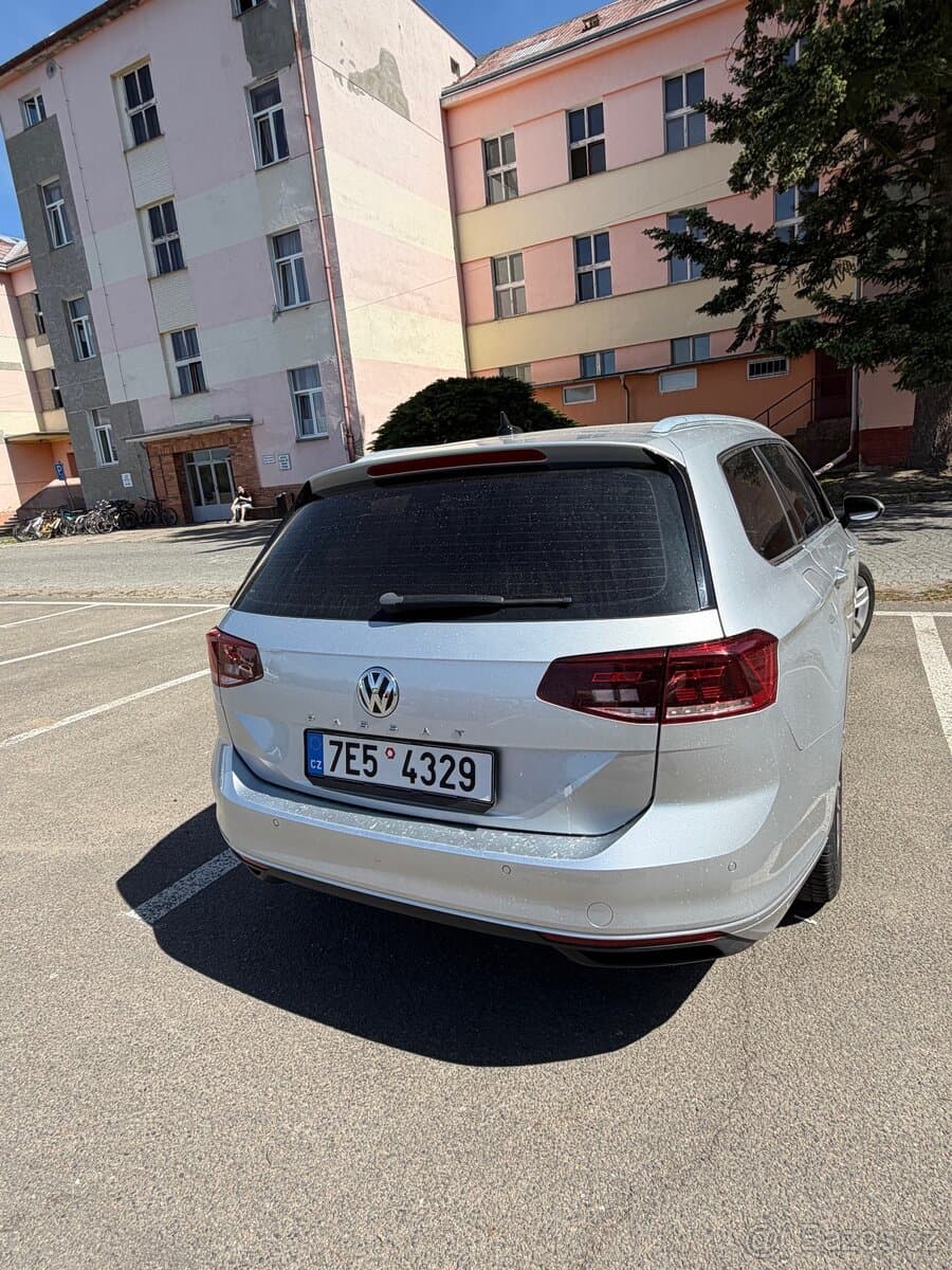 2020 Volkswagen PASSAT - 9