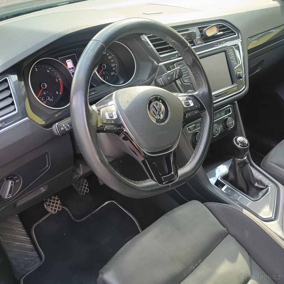 2017 Volkswagen TIGUAN - 9