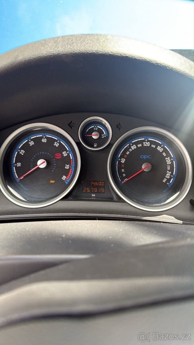 Opel ASTRA - 9
