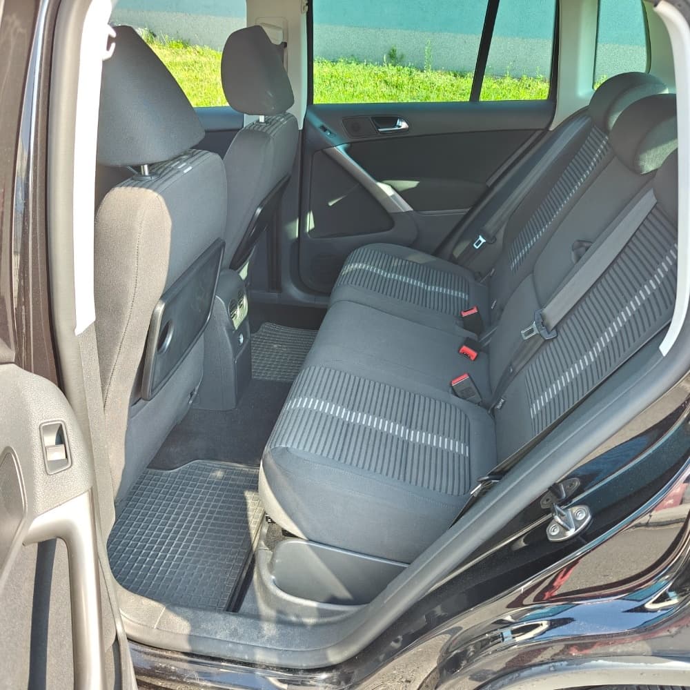 2010 Volkswagen TIGUAN - 9