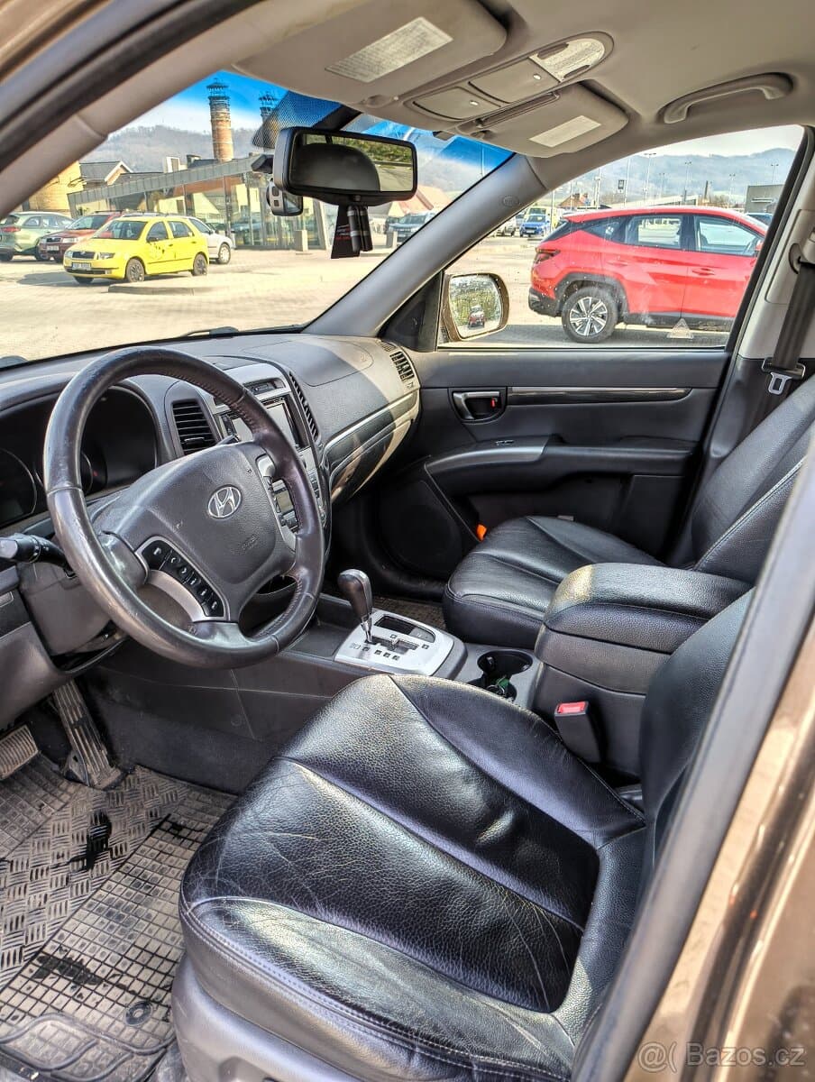 2012 Hyundai SANTA FE - 9