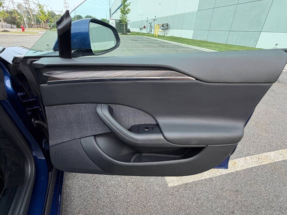 2022 Tesla MODEL S - 9