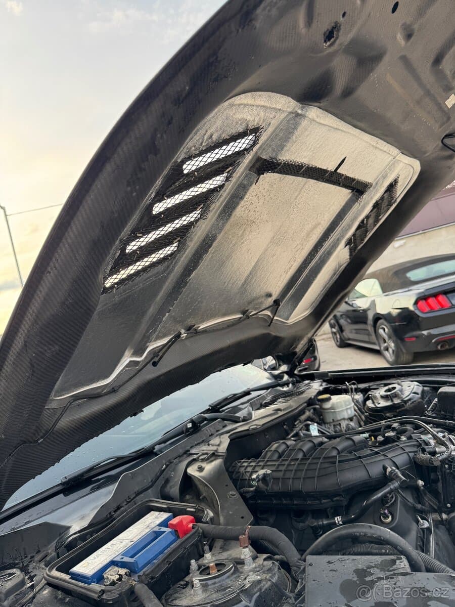 2017 Ford MUSTANG - 9