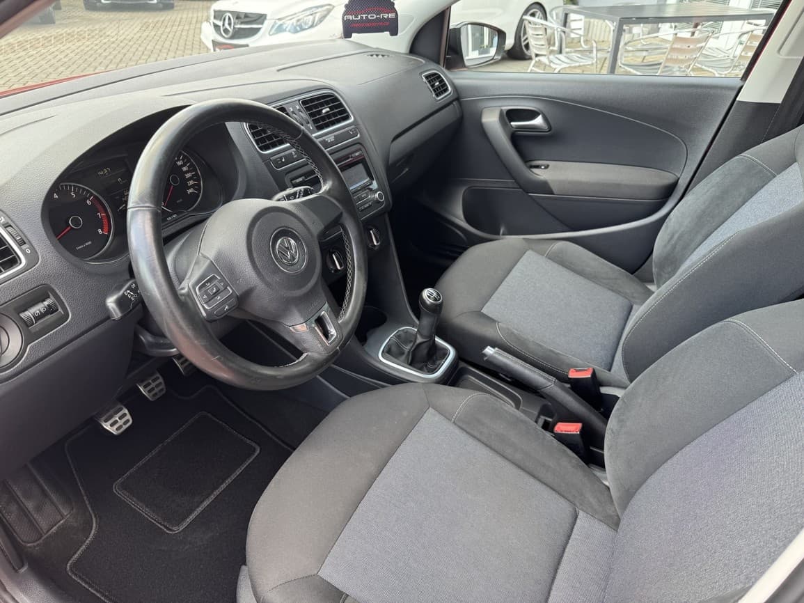 2011 Volkswagen POLO - 9