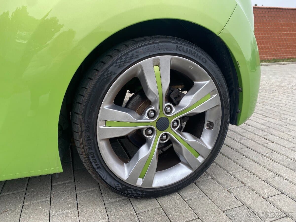 Hyundai VELOSTER - 9