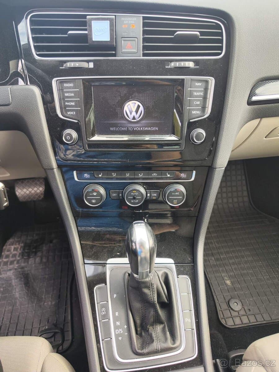 2013 Volkswagen GOLF - 9