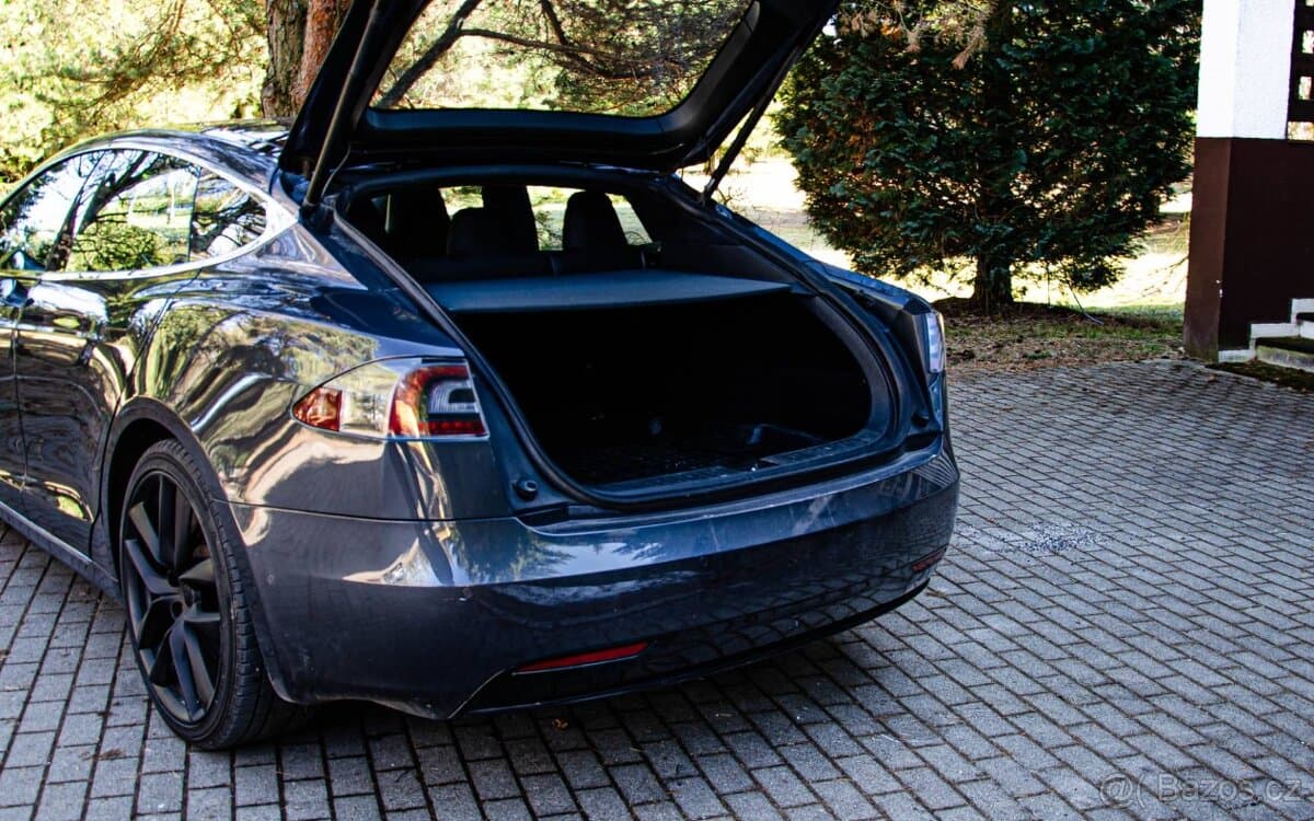 2017 Tesla MODEL S - 9