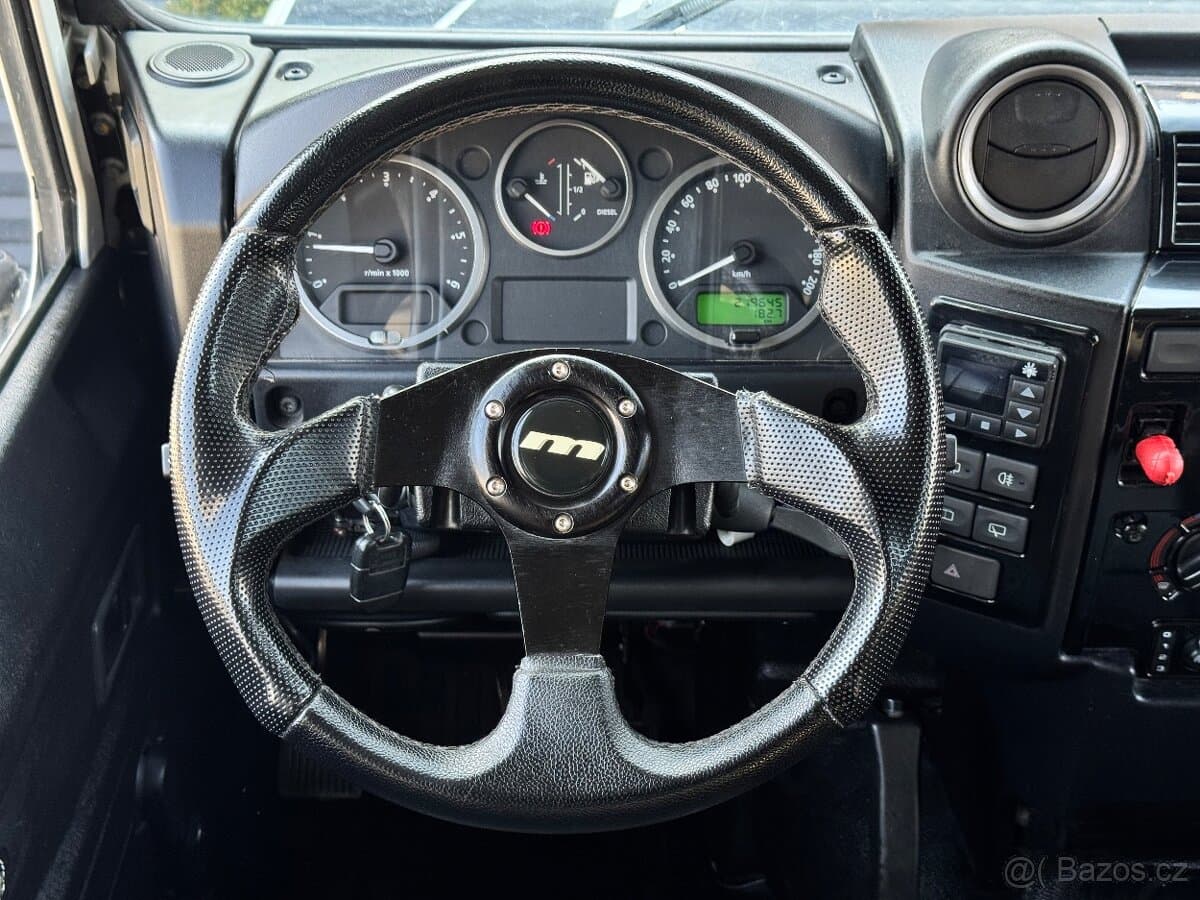 2010 Land Rover DEFENDER - 9
