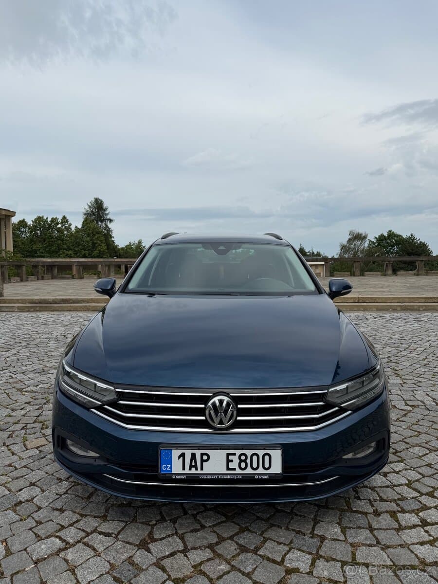 2019 Volkswagen PASSAT - 9