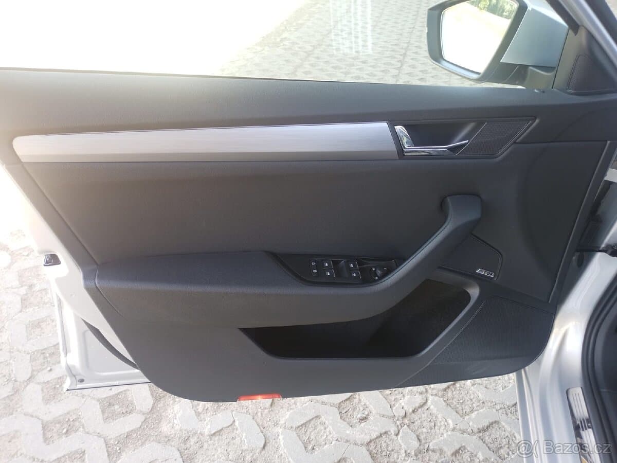 2019 Škoda SUPERB - 9