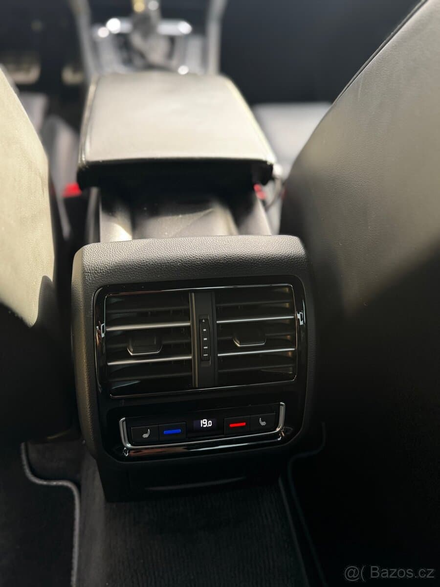 2016 Volkswagen PASSAT - 9