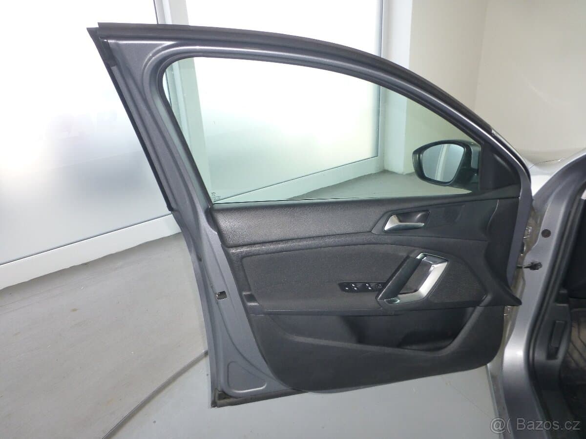 2016 Peugeot 308 - 9