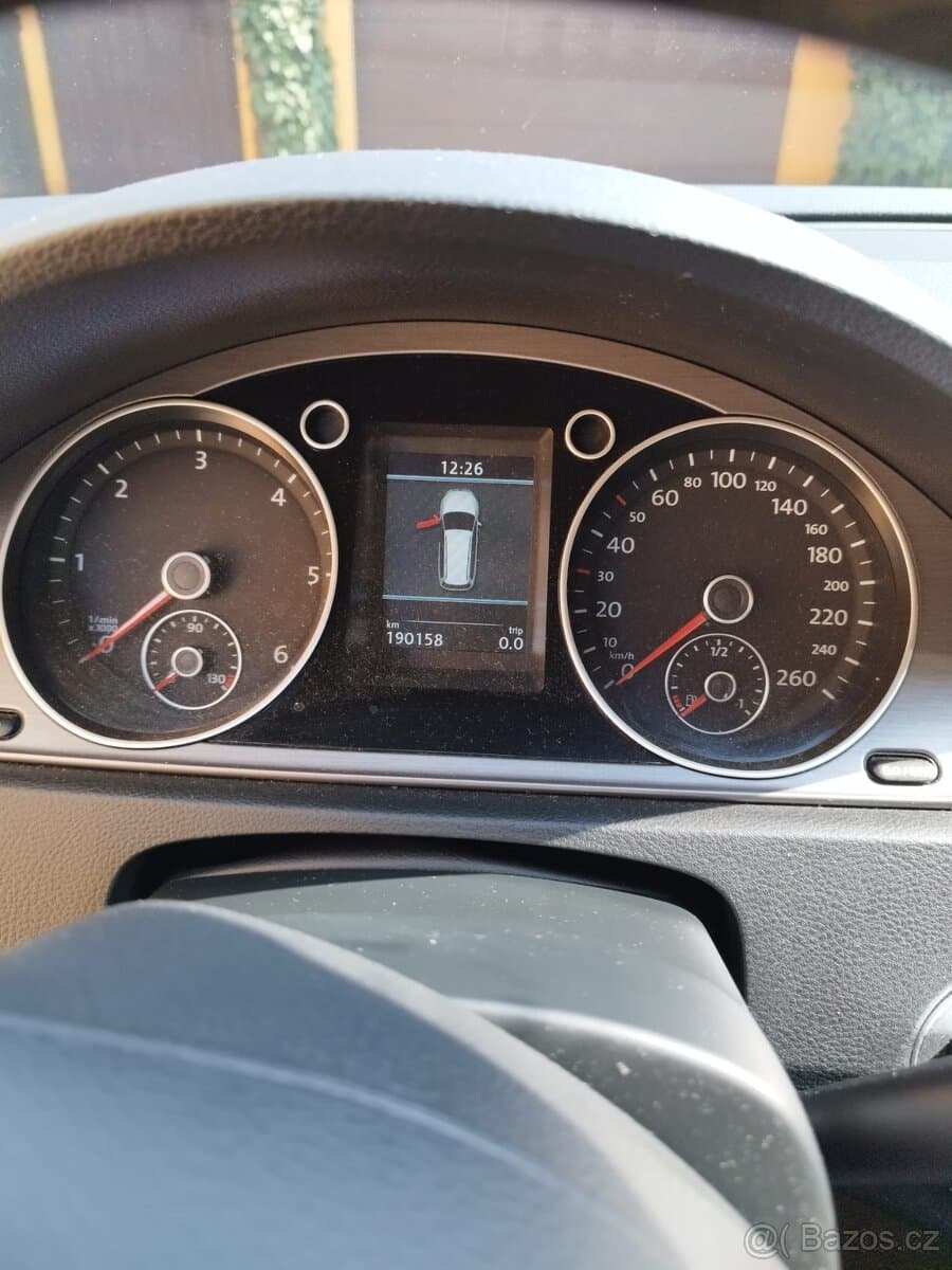 2013 Volkswagen PASSAT - 9