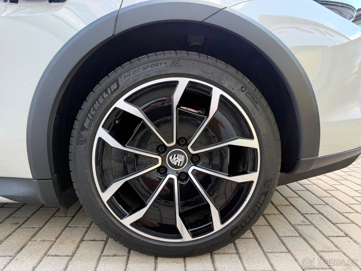 2021 Porsche TAYCAN - 9