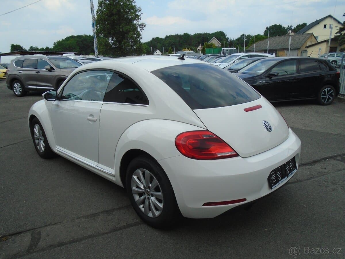2013 Volkswagen BEETLE - 9