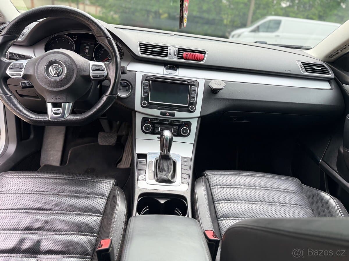 2011 Volkswagen PASSAT CC - 9