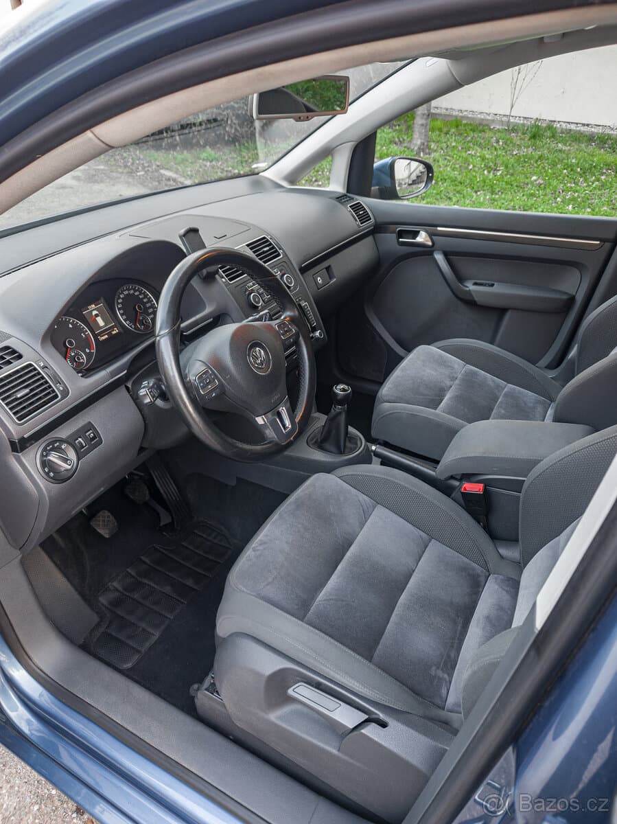 2011 Volkswagen TOURAN - 9