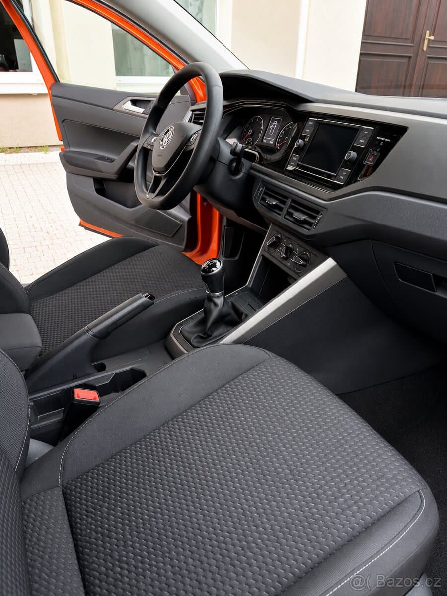 2018 Volkswagen POLO - 9