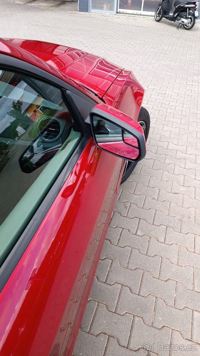 2011 Ford MUSTANG - 9