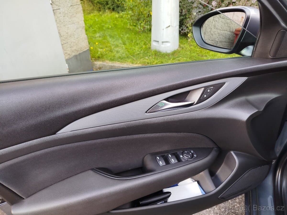 2020 Opel INSIGNIA - 9
