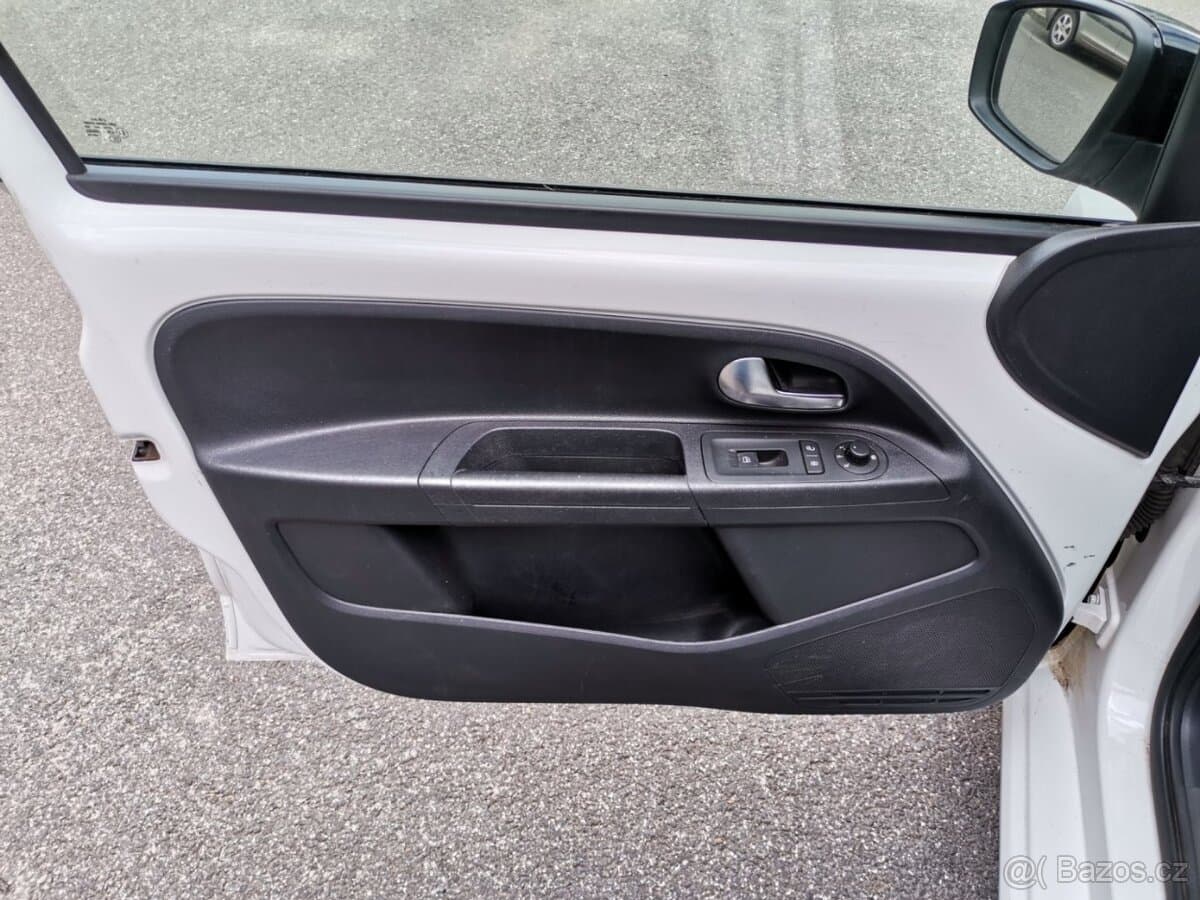 2014 Volkswagen UP! - 9