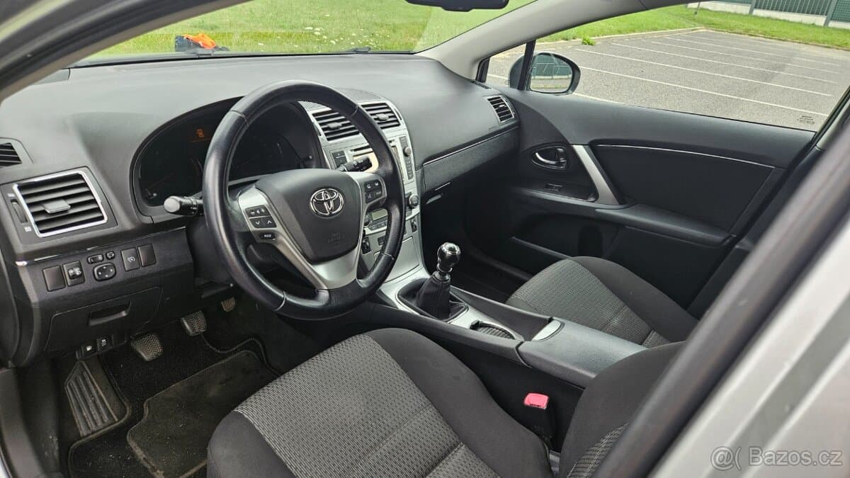 2013 Toyota AVENSIS - 9