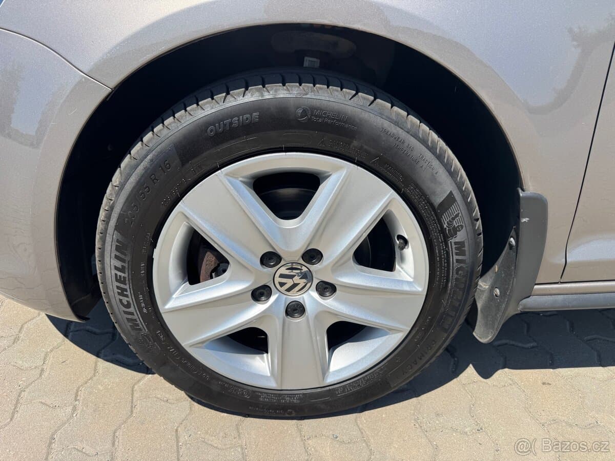 2010 Volkswagen GOLF - 9