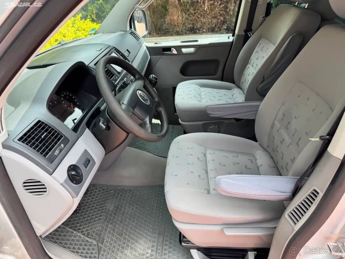 2008 Volkswagen MULTIVAN - 9