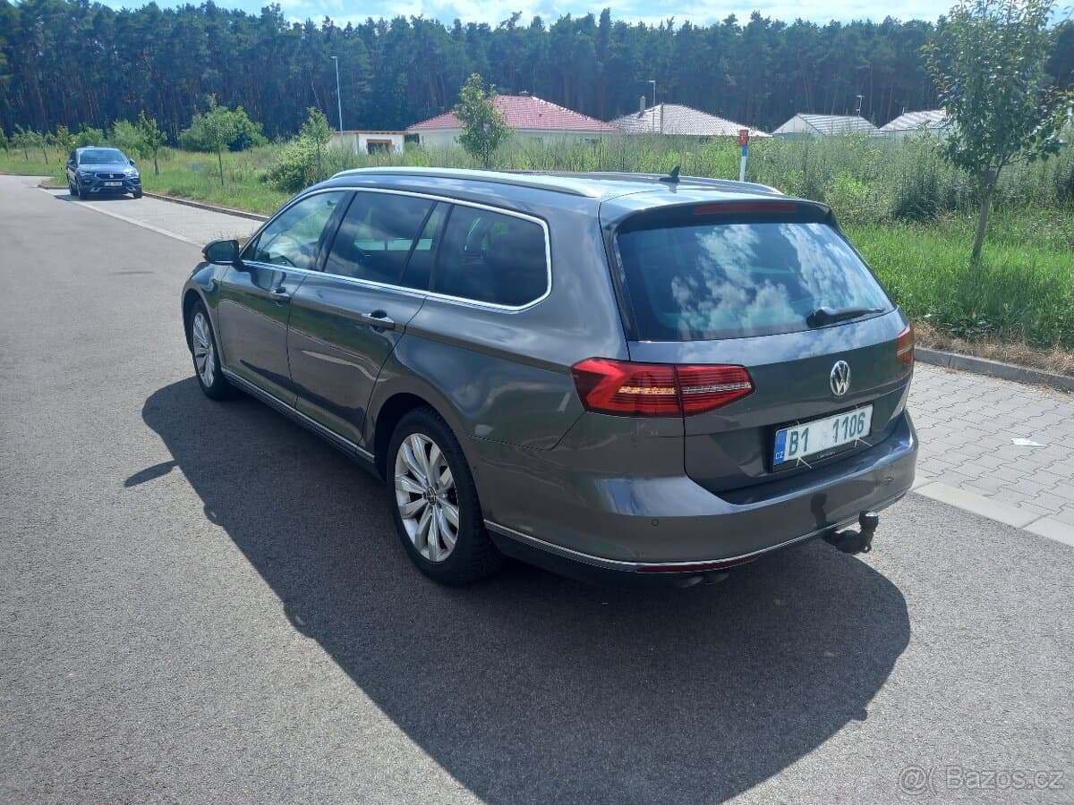 2015 Volkswagen PASSAT - 9