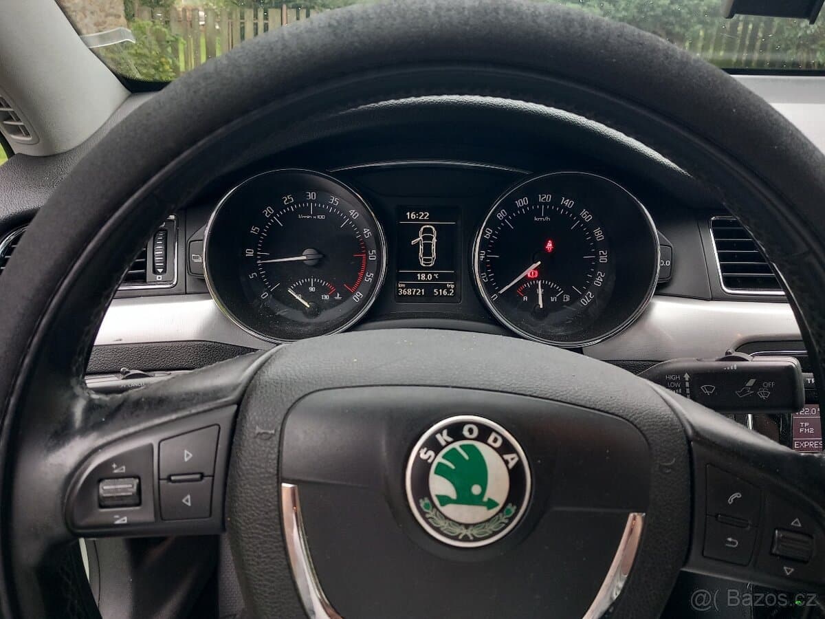 2011 Škoda SUPERB - 9
