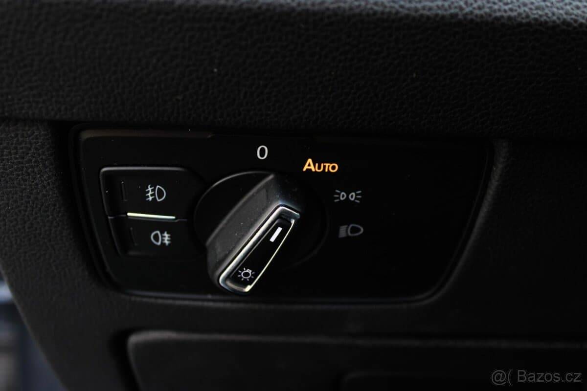 2018 Volkswagen PASSAT - 9