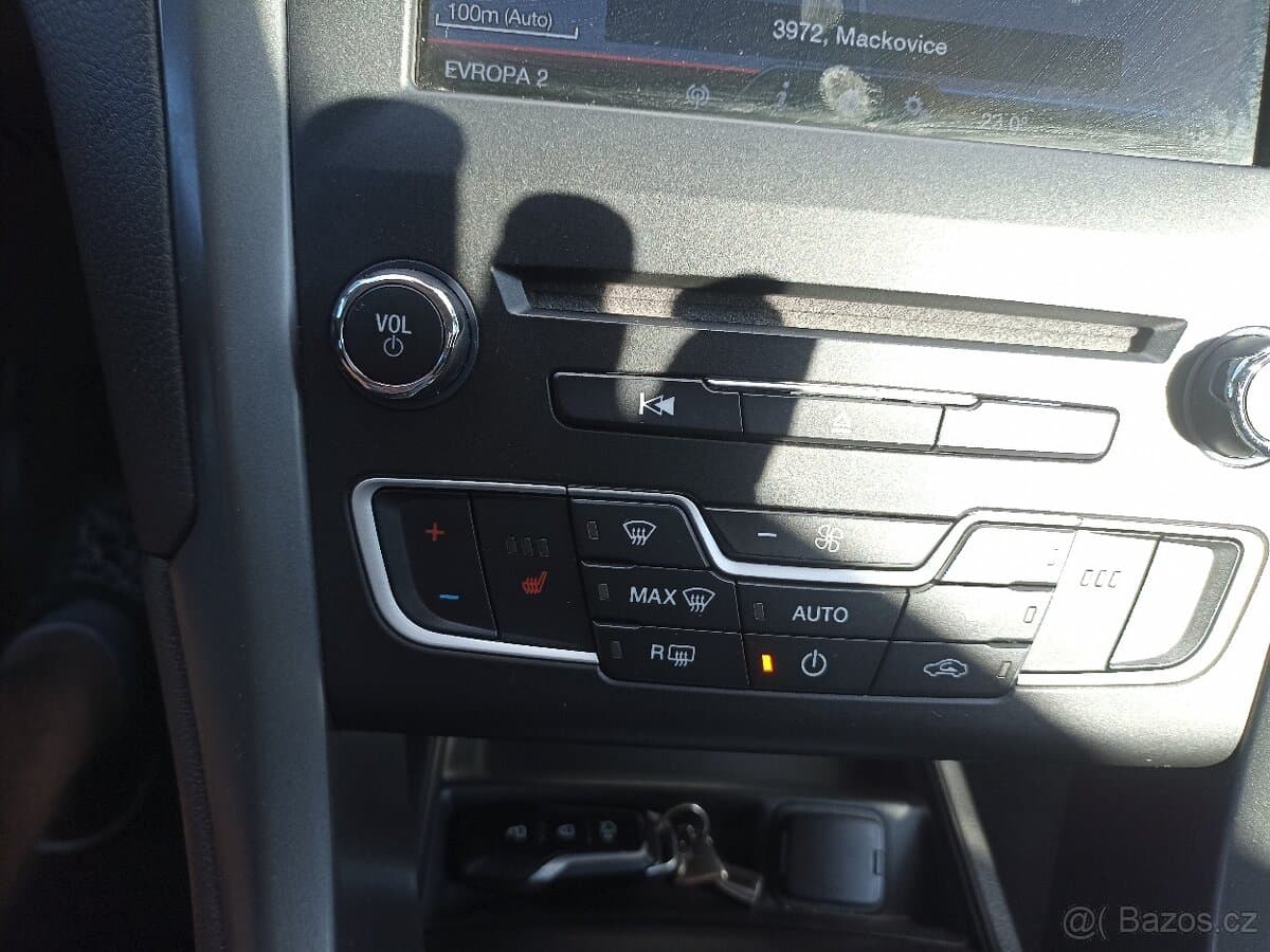 2015 Ford MONDEO - 9