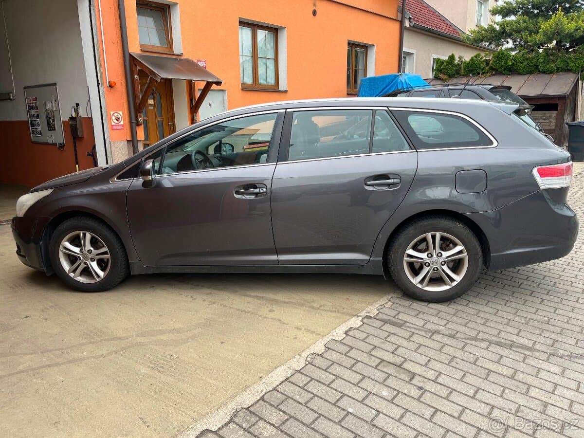 2009 Toyota AVENSIS - 9