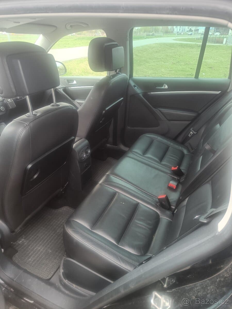 2012 Volkswagen TIGUAN - 9