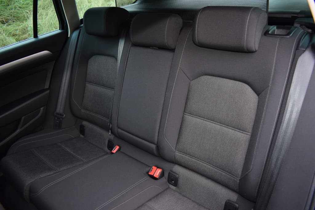 2015 Volkswagen PASSAT - 9