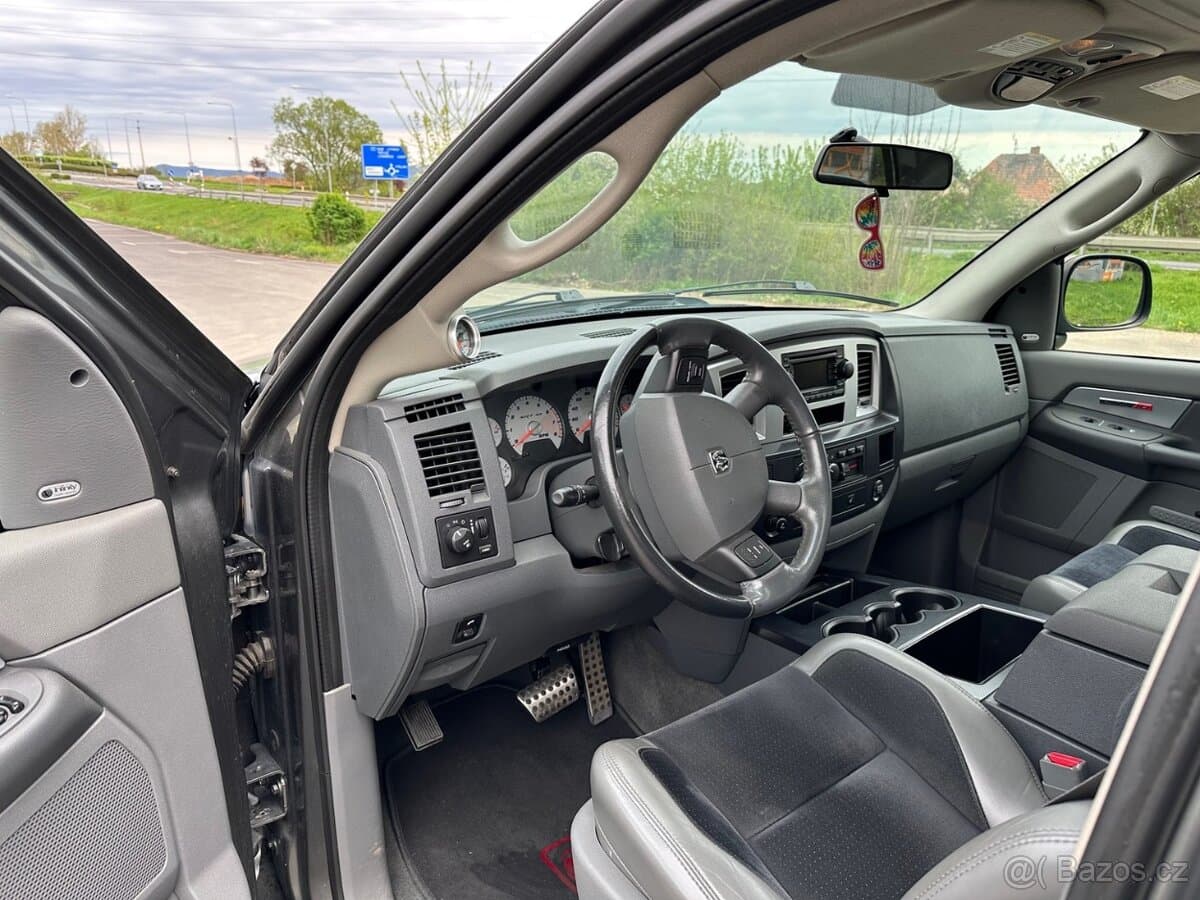 2006 Dodge RAM - 9