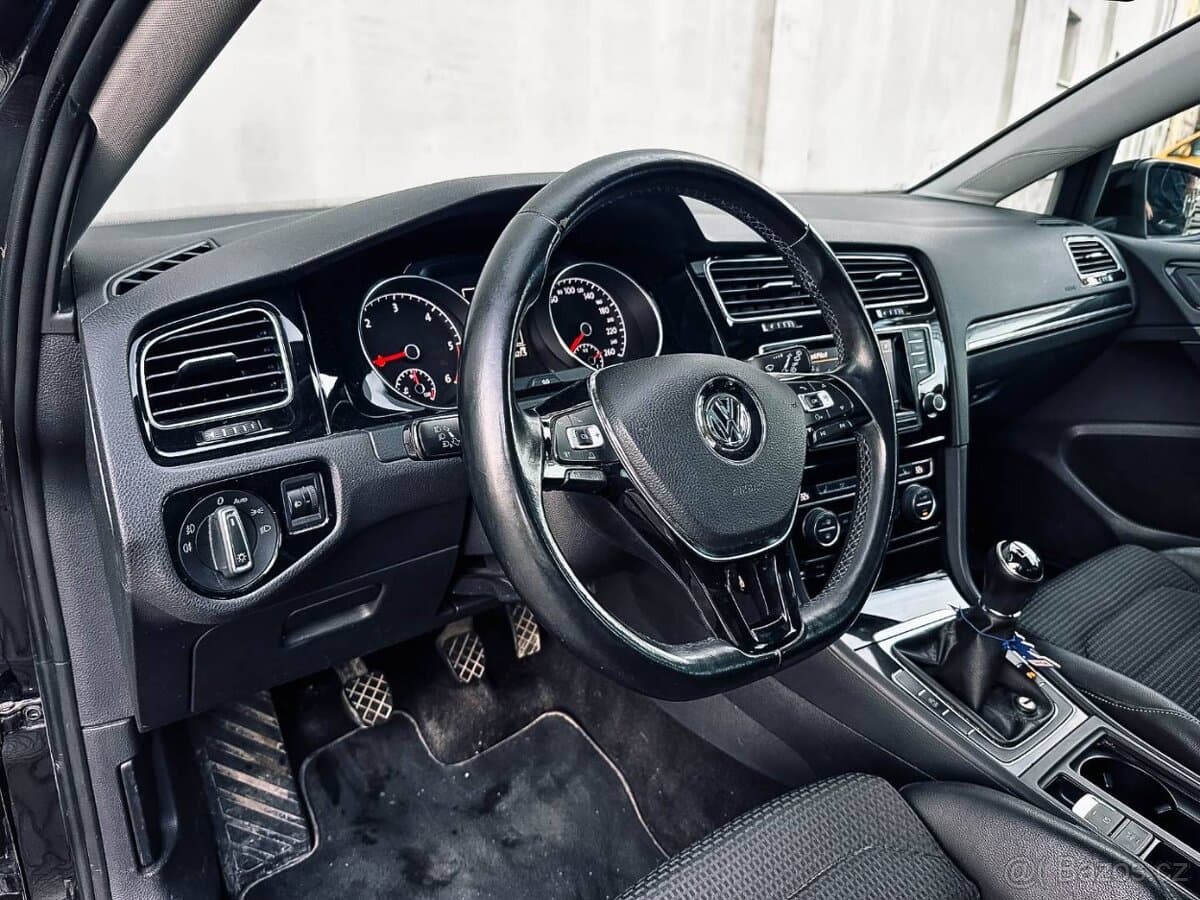 2013 Volkswagen GOLF - 9