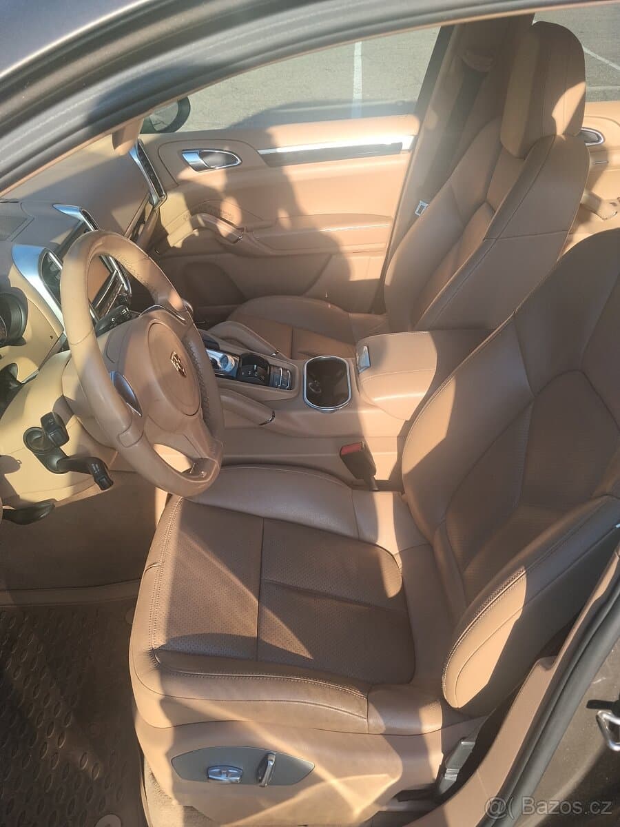 2013 Porsche CAYENNE - 9