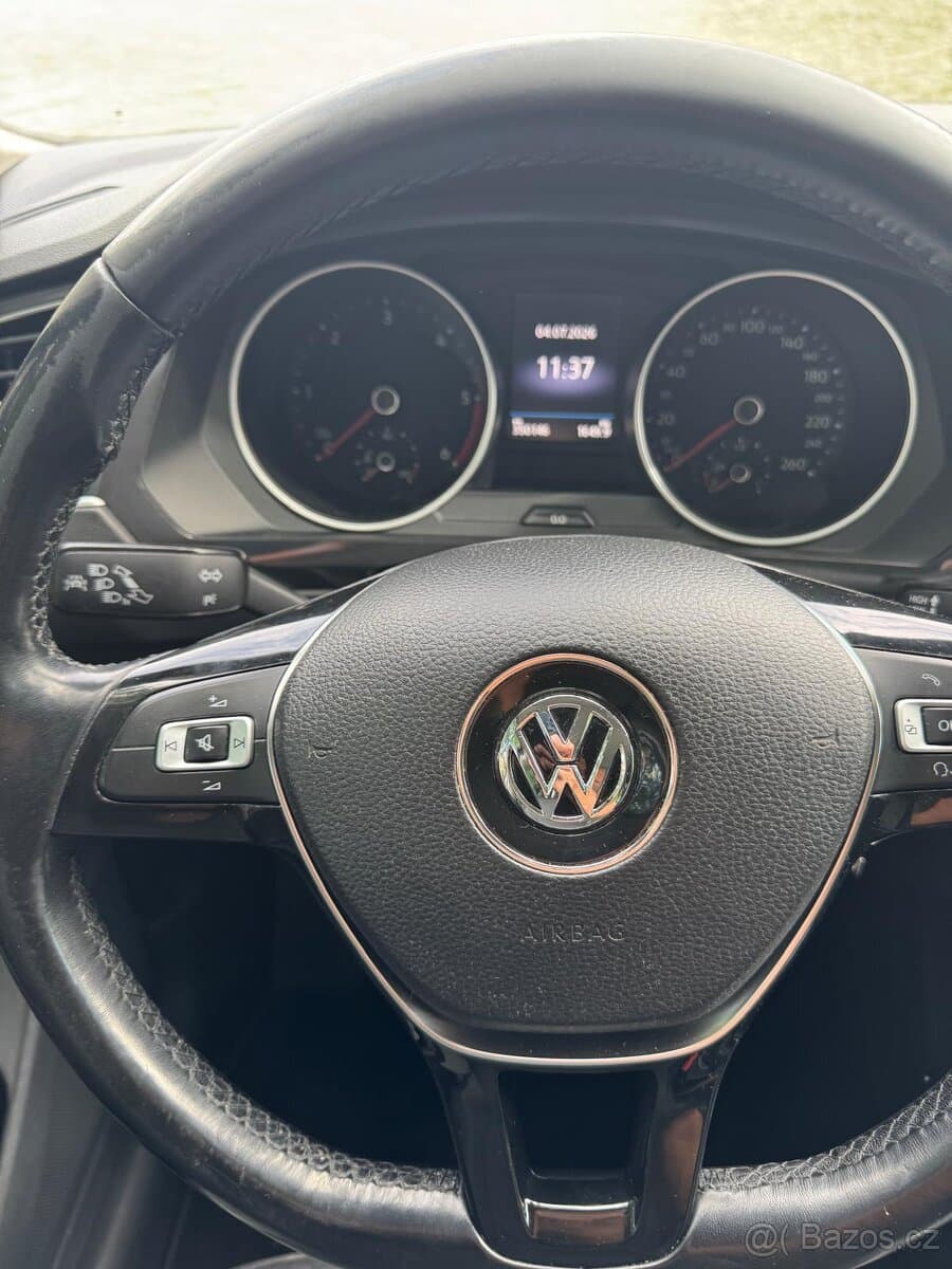 2016 Volkswagen TIGUAN - 9