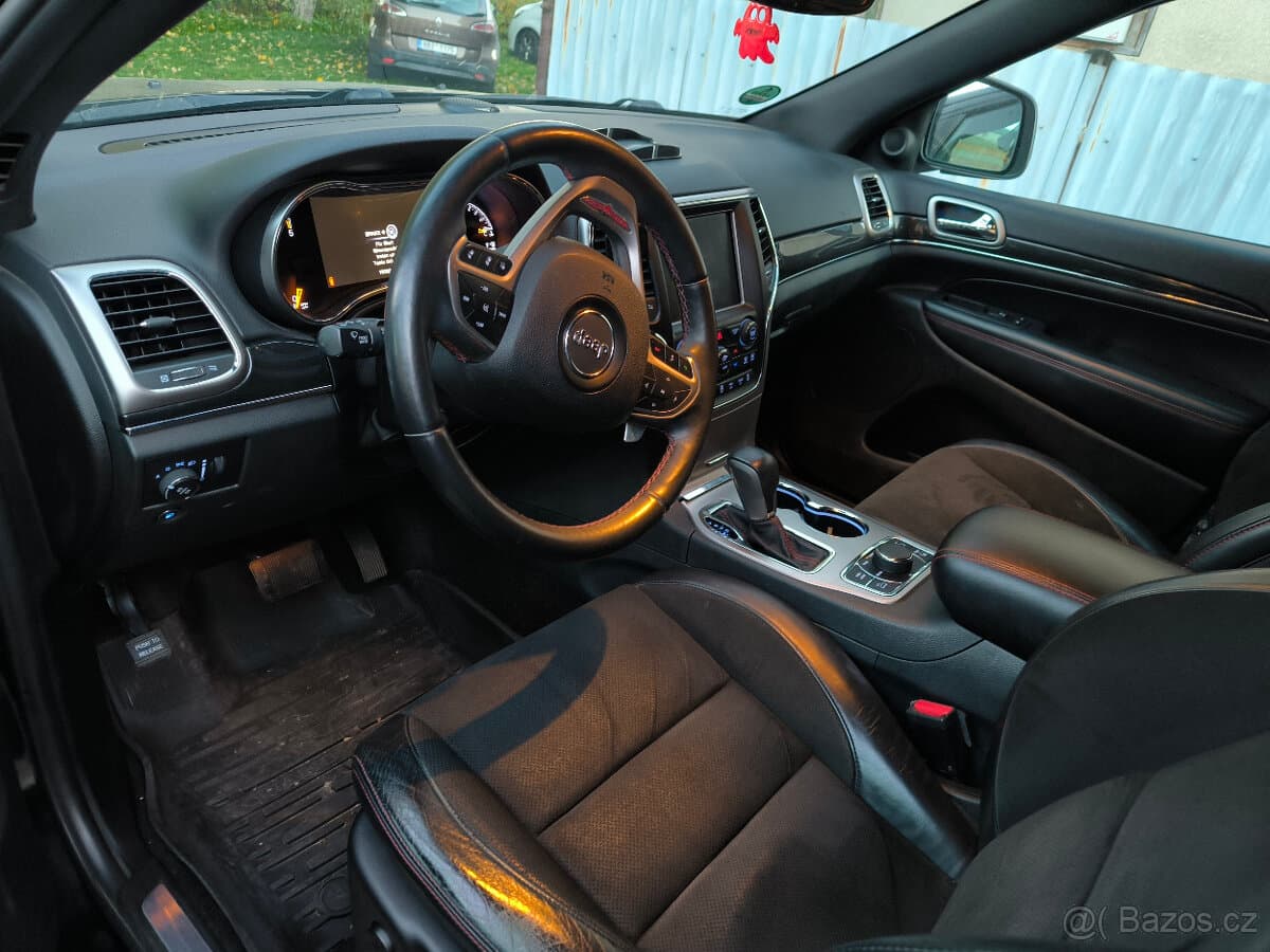 2019 Jeep CHEROKEE - 9
