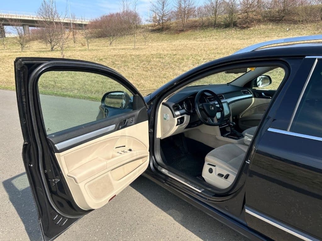 2010 Škoda SUPERB - 9