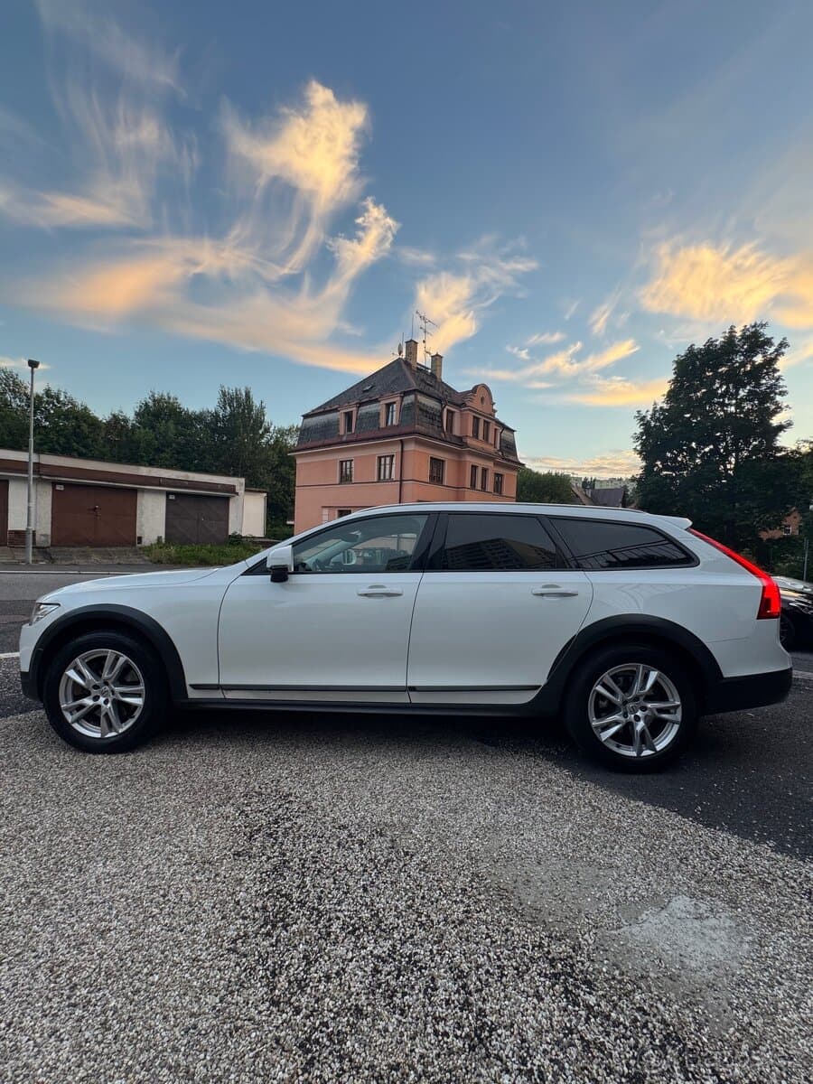 Volvo V90 - 9