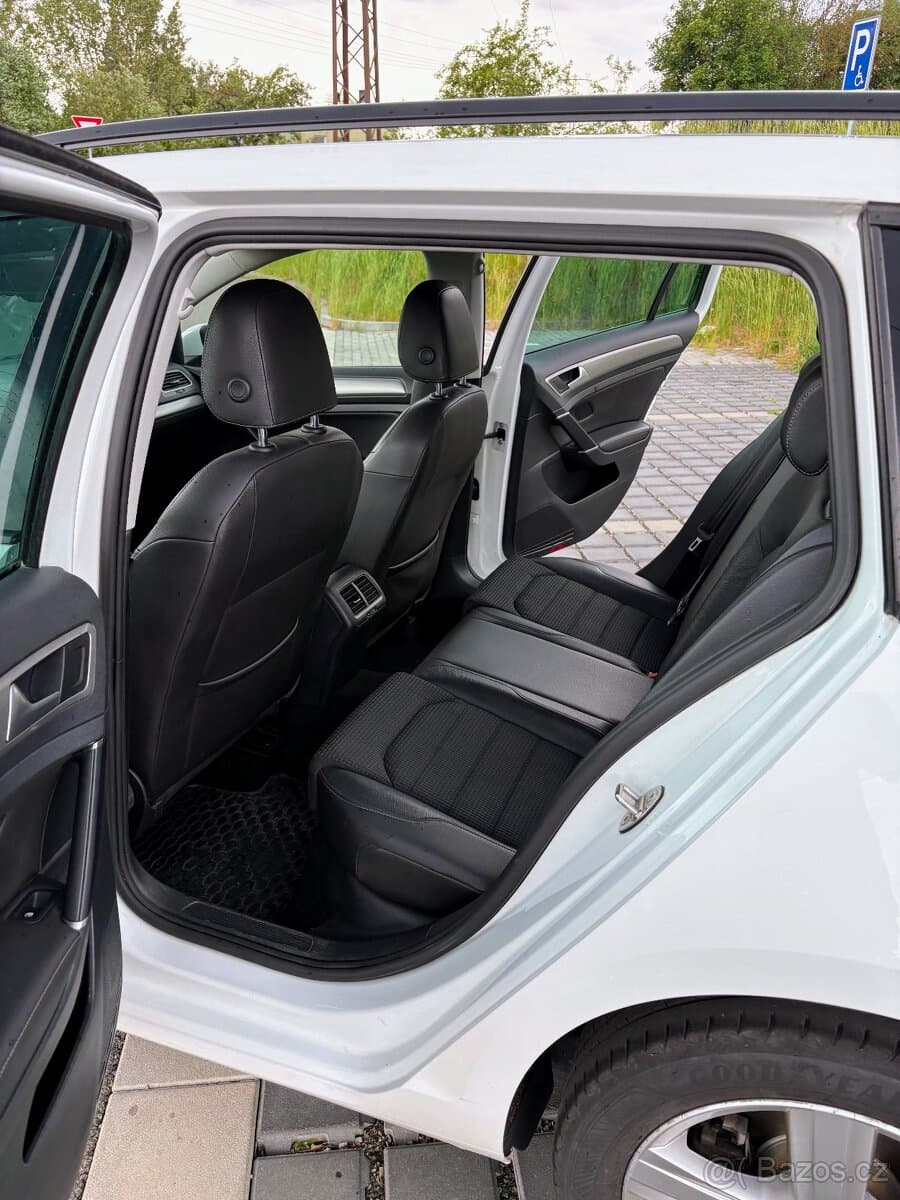 2015 Volkswagen GOLF - 9