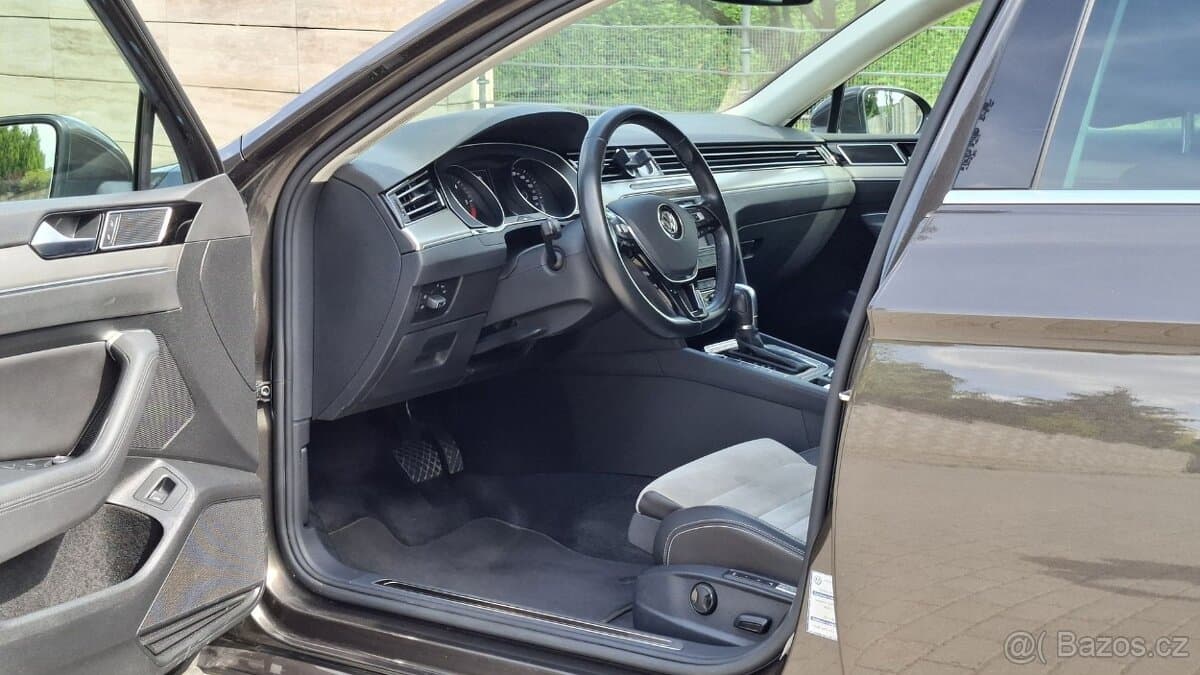 2016 Volkswagen PASSAT - 9