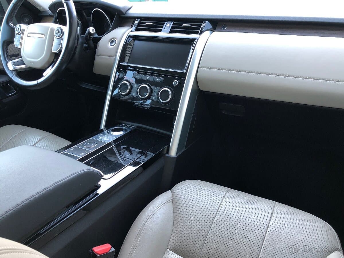 2017 Land Rover DISCOVERY - 9