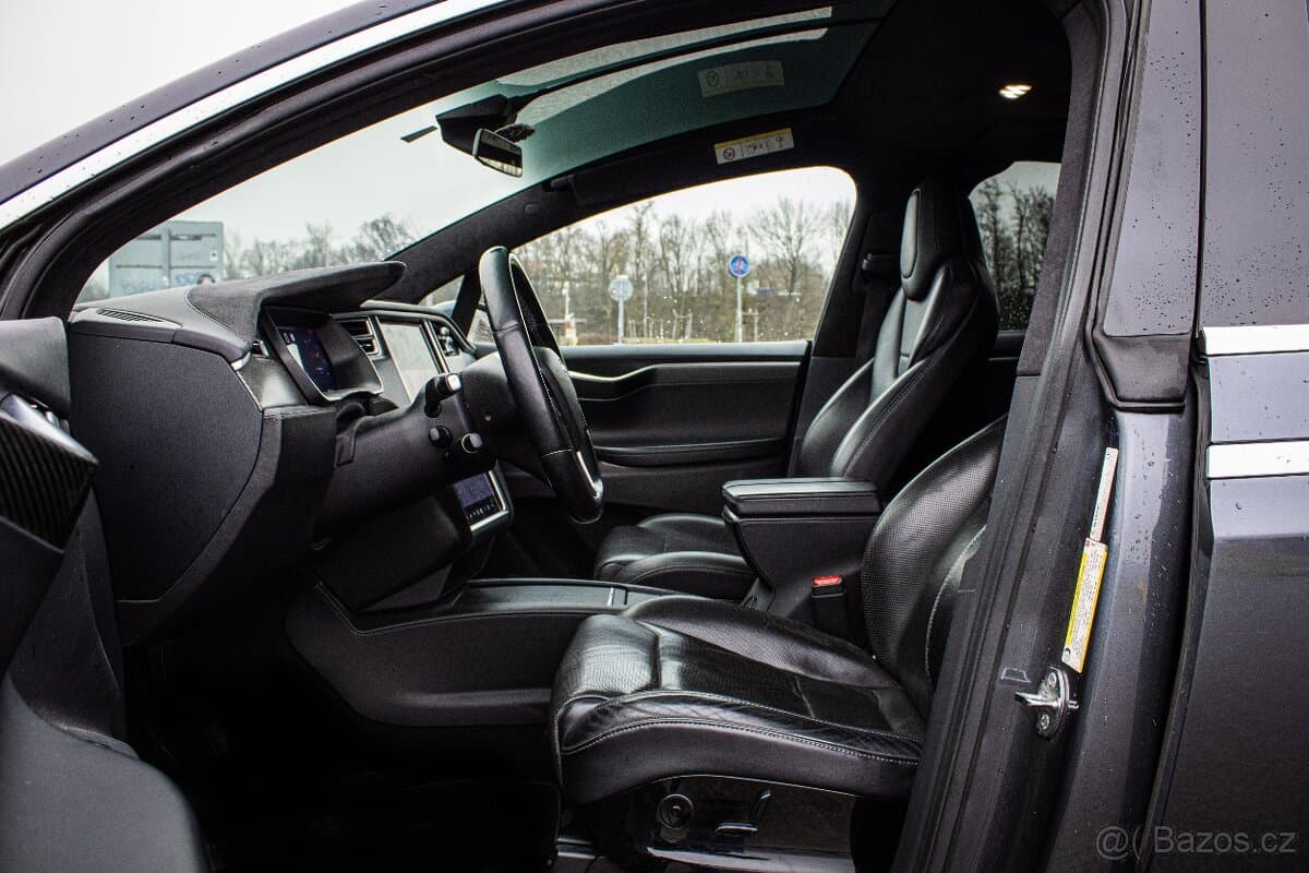 2016 Tesla MODEL X - 9